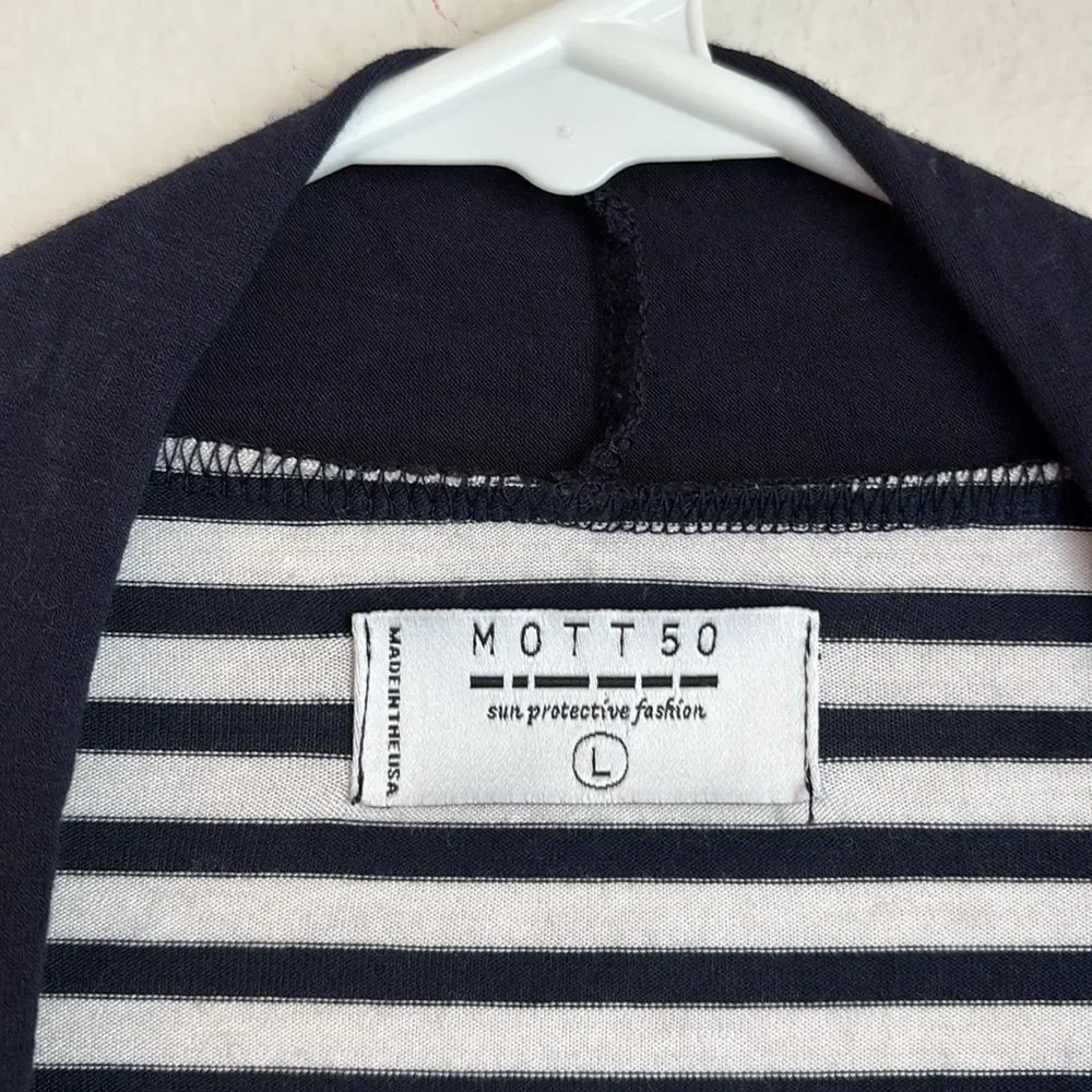 Mott50 women’s UPF 50 Striped navy and White long sleeve cardigan large GUC!